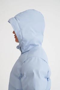 Blouson bombardier de luxe pour femmes Tissu de haute qualité avec un col montant de couleur unie et un design zippé idéal pour l'hiver - Product Image 5