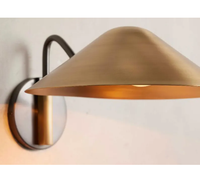 Applique murale Diabolo Swing avec finition en laiton poli, LED à intensité variable, pour luminaires suspendus modernes et contemporains du milieu du siècle