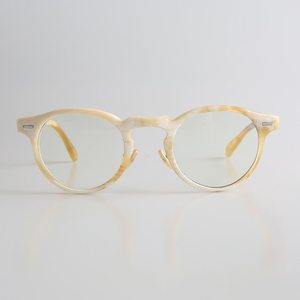 Gafas ópticas de lujo atemporales Exquisito Cuerno de búfalo Marcos tallados ecológicos de calidad premium para todos los géneros - Product Image 1