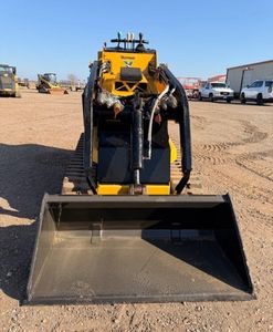 Mini-chargeuse compacte Vermeer S800TX de qualité supérieure avec moteur diesel Kubota, pompe, boîte de vitesses et moteur, à fort moment de charge et haute efficacité - Product Image 1