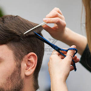 Tijeras de peluquero de calidad superior 2025, acero inoxidable de grado A +, hoja 4Cr13, punta afilada, mango medio para diestros - Product Image 4