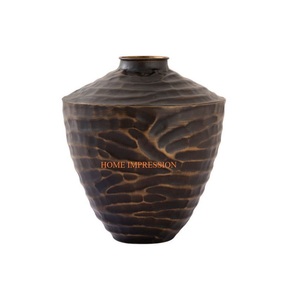 Vases à fleurs décoratifs de Table de salon et de bureau Vases à fleurs en laiton en aluminium en métal de qualité supérieure pour l'utilisation de fête d'anniversaire - Product Image 1