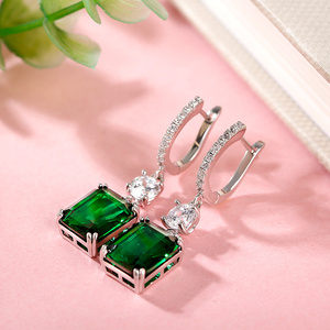 ต่างหูแฟชั่นทรงหยดน้ำเงินสเตอร์ลิงเจลิยา คลาสสิค เอเมอรัลด์คัท - Product Image 6