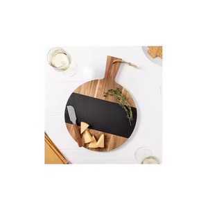 Tabla de Cortar Redonda de Madera con Diseño Artístico Esmaltado, Ecológica y Práctica para un Picado Eficiente - Product Image 5