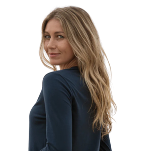 เสื้อยืดแขนยาวสีน้ำเงินกรมท่าสำหรับผู้หญิง ผ้าฝ้ายออร์แกนิคคุณภาพสูง 100% ผ่านการซักล่วงหน้า ได้รับการรับรองมาตรฐาน GOTS เนื้อผ้านุ่มพิเศษ ทรงคลาสสิก - Product Image 5