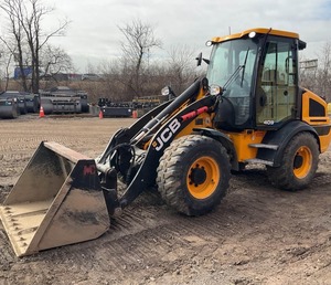 รถตักล้อยาง JCB 403 มินิ ฟรอนท์โหลดเดอร์ สภาพดีเยี่ยม เครื่องยนต์ดีเซล ปั๊มไฮดรอลิก เกียร์บ็อกซ์ รับประกัน 1 ปี น้ำหนัก 3700 กก. - Product Image 5