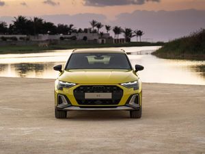 2025 Expédition rapide <span class=keywords><strong>Audi</strong></span> <span class=keywords><strong>A3</strong></span> Sportback berline de luxe 35 TFSI 1.5T Turbo <span class=keywords><strong>essence</strong></span> voiture compacte à vendre avec des <span class=keywords><strong>prix</strong></span> compétitifs - Product Image 3