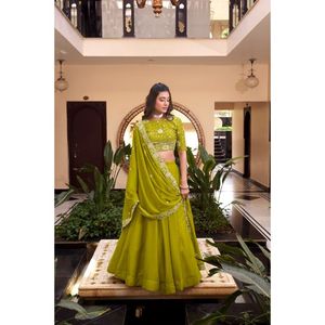 Nouvelle collection de magnifiques lehenga choli de créateurs en gros par Royal Export Surat - Product Image 1