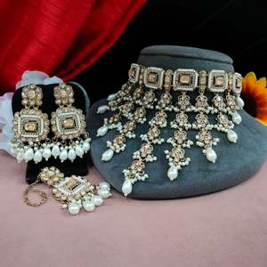 Premium Kundan And Detailed <b>Pearls</b> <b>Necklace</b> <b>Set</b>, Maang Tikka Radiant Touch Ideal For Weddings, Festive Occasions, Special Events - Product Image 1