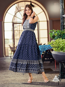 Collection de robes ethniques élégantes en rayonne imprimée avec ceinture à la taille pour la vente en gros - Product Image 6