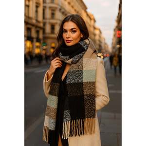 Écharpe d'hiver épaisse et élégante à pompons à motifs carrés noirs Luminos Butik Sal1292-Blackhh1 - Product Image 5