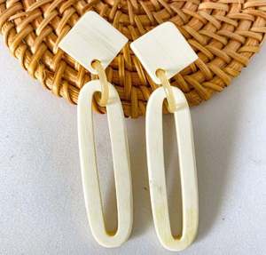 งานฝีมือธรรมชาติทำมือต่างหูไข่มุกเขาควายพร้อมเพชรห้อยออกแบบสำหรับงานแต่งงานพิเศษ - Product Image 1