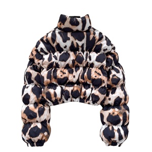 Veste bouffante à col montant et design décontracté Veste d'hiver imprimée de qualité supérieure Veste d'hiver personnalisée et élégante à fermeture éclair pour femmes - Product Image 3