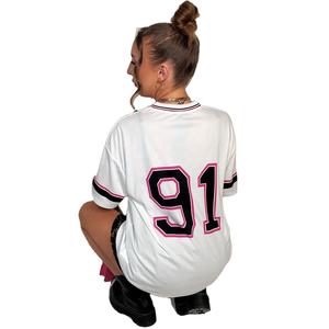 Directo de fábrica elegante camisa deportiva personalizada para mujer de gran tamaño impreso Jersey Game Day Look cuello en V pulóver mujeres camisetas - Product Image 5