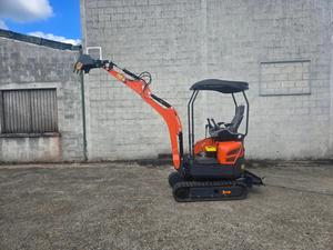 Livraison gratuite HH16 1.6T Mini-excavatrice |   Auvent |   Diesel EPA |   Profondeur de creusement de 2,06 m |   Rayon de fouille de 3,16 m |   Marteau hydraulique prêt à l'emploi - Product Image 3