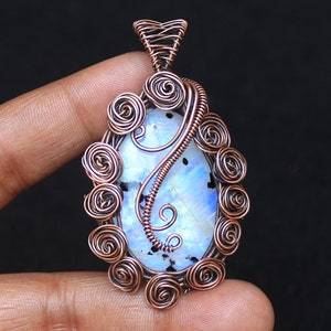 Colgante de hoja de piedra lunar arcoíris, increíble joyería envuelta en alambre de latón, colgante de regalo de amor, hermosos abalorios de moda - Product Image 3