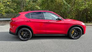 ALFA Romeo Stelvio Sport AWD 2020, Tracción en las Cuatro Ruedas, Motor I4 Di Turbo de 2.0l y 280hp, SUV/Crossover Automático - Product Image 4