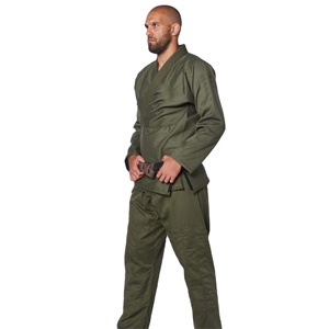 Bajo MOQ Hombres Karate Uniforme OEM Equipo de entrenamiento Peso ligero Artes marciales Tradicional jiu jitsu kimono Trajes de Karate - Product Image 1