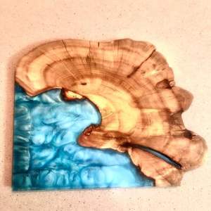 เขียงเรซิ่นทำมือผสมไม้ธรรมชาติและลายแม่น้ำเรซินเหมาะสำหรับทำอาหารเสิร์ฟและใช้ในชีวิตประจำวัน - Product Image 1