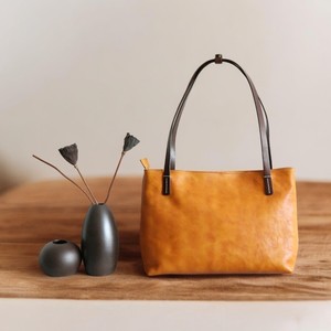 Bolso Tote Urbano de Cuero Norvyn - Product Image 1