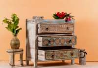 Commode indienne à trois tiroirs artisanale en bois recyclé remarquable