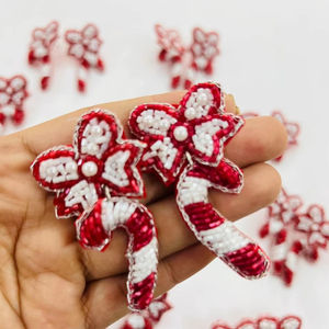 Nouveau design classique personnalisé, boucles d'oreilles ailes de perles, boucles d'oreilles élégantes avec nœud en perles pour les anniversaires de Noël, tenues de soirée - Product Image 6