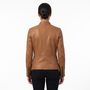 Chaqueta de Cuero para Mujer Estilo Cafe Racer, Cuello de Piel de Cordero, Ajustada, de Cuero Genuino, con Logotipo Personalizado, Venta al Por Mayor OEM - Product Image 2