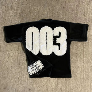 Camisa de moda de cuello redondo para hombre de alta calidad Camiseta de algodón de gran tamaño de punto con estampado gráfico suelto Casual gris con técnicas bordadas - Product Image 3