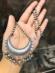 Colgantes temáticos tribales y antiguos hechos a mano personalizados con piedras adecuados para diseñadores de joyas tribales y nativos - Product Image 4