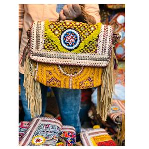 Bolso de Mano Bohemio de Lujo Hecho a Mano en India con Bordado Vintage y Borlas, Bolso de Hombro de Algodón Banjara para Mujer, Personalizado para la Noche o Compras - Product Image 6