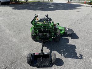 เครื่องตัดหญ้าแบบ Zero Turn รุ่น John Deere Z720E ปี 2025 ระดับมืออาชีพ พร้อมถังเก็บหญ้าขนาด 200 ลิตร และการรับประกัน 3 ปี สำหรับขาย - Product Image 5