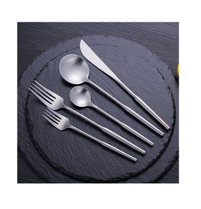 Ensemble de couverts en métal en acier de la plus haute qualité, ensemble de couverts en acier miroir personnalisable pour la décoration de restaurants à la maison - Product Image 3