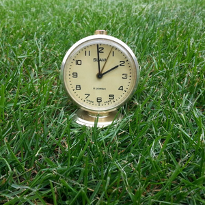 Máy tính để bàn đồng hồ văn phòng trang trí cổ điển Đồng hồ cơ khí bàn và trang trí nội thất quà tặng đồng hồ báo thức Nga. Bởi Calvin thủ công mỹ nghệ - Product Image 2