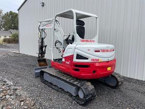 Mini-excavatrice Takeuchi TB260 d'occasion, propre, à vendre. Excavatrice sur chenilles compacte, hydraulique, pour travaux de construction. - Product Image 2