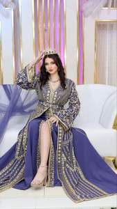 2025 @ Robe caftan violet clair pour femmes traditionnelles algériennes avec perles de verre en cristal embellies, Dabka, perles, travail de la pierre - Product Image 2