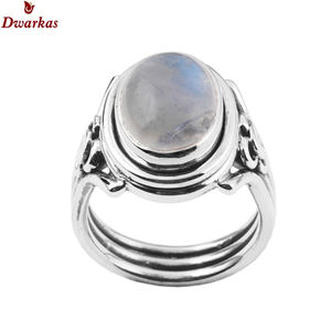 Anillo de plata de ley 925 con piedra preciosa de arcoíris, hecho a mano, a la moda, para mujer, disponible en stock, precio bajo, suministro de fábrica, venta al por mayor. - Product Image 1