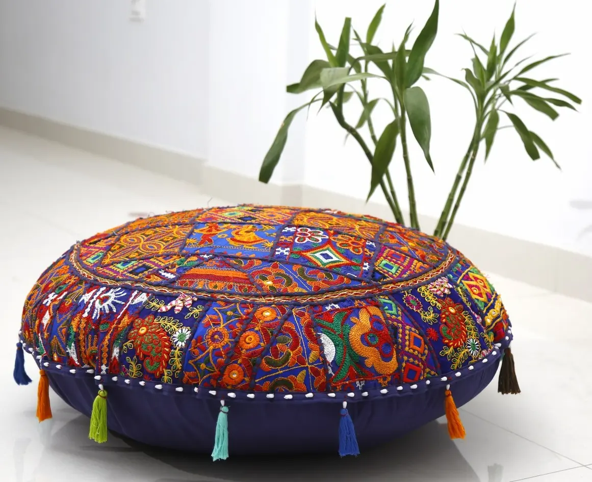 Fodera per cuscino da pavimento Patchwork indiano fodera per cuscino rotonda Gujarati fatta a mano fodera per cuscino grande ricamata per soggiorno