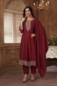 Calidad de exportación India La mejor tela Vichitra Kurti Pant & Dupatta con bordado Trabajo Mujer Moda Compras en línea India - Product Image 2