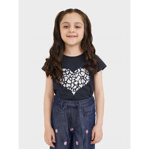 T-shirt graphique respirant KETURAH fabriqué en tissu jersey confortable - Product Image 2