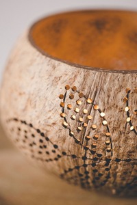 Portavelas Ecológico de Cáscara de Coco Tallada, Portavelas de Té Natural Hecho a Mano, Rústico para Decoración del Hogar e Iluminación - Product Image 5