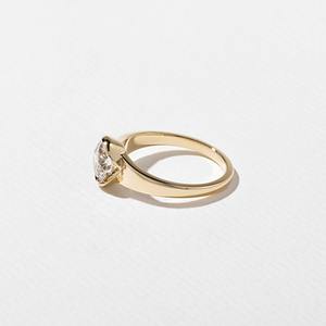 Vente en gros de bague en diamant cultivé en laboratoire de 1 carat pour femme en or massif 14K VVS2 Clarity Brilliant Cut IGI Certified Minimalist Supplier - Product Image 3