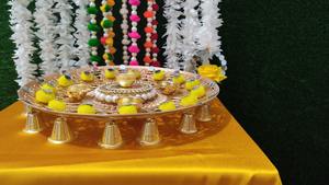 Plaque Haldi fabriquée à la main pour mariage plaque de décoration Haldi indienne plaque Nikah Haldi pour mariée et marié - Product Image 3