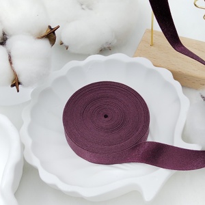Ruban en satin rouge bordeaux foncé uni de 1-1/2 pouce pour emballage cadeau, tissu tissé, finition lisse, vente en gros, 100 % nylon - Product Image 4