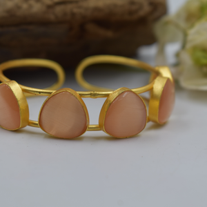 Nouvelle tendance à la mode designer élégant fait à la main en laiton plaqué or perles de pierre bracelet réglable pour les filles et les femmes - Product Image 3