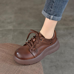 Chaussures en cuir brogues vintage pour hommes, à lacets, style wingtip, pour occasions formelles, décontractées ou professionnelles - Product Image 3