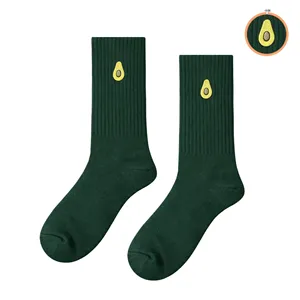 Chaussettes de sport vertes pour filles, respirantes en nylon avec broderie fantaisie avocat, style coréen, taille unique, usage quotidien - Product Image 1