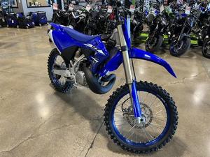 Explorez notre nouvelle Yamahas YZ250 2026 de haute qualité PRÊT À ÊTRE EXPÉDIÉ DANS LE MONDE ENTIER - Product Image 3
