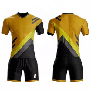 Camiseta y pantalones cortos de fútbol de secado rápido transpirables personalizados de fábrica al por mayor, diseñados con técnica de sublimación - Product Image 2