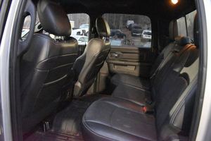 Dodge RAM 1500 Rebel Crew Cab 4WD 2018 d'occasion, conduite à gauche - Product Image 4