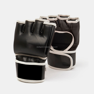 Gants de boxe MMA personnalisés DWELT GEARS OEM en cuir respirant, durables, antidérapants, avec sangle de poignet réglable à boucle auto-agrippante, légers - Product Image 5